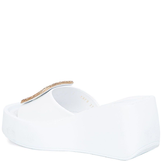 Сабо на платформе